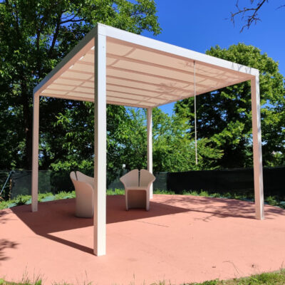 Installazione pergola da giardino Beach Wave in alluminio da 3x4 metri.
