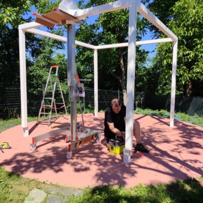 Installazione pergola da giardino Beach Wave in alluminio da 3x4 metri.
