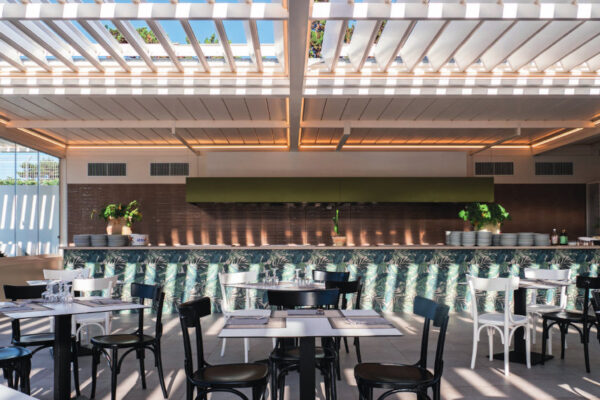 Pergola Sprech QBox Shade Plus con lame orientabili in alluminio